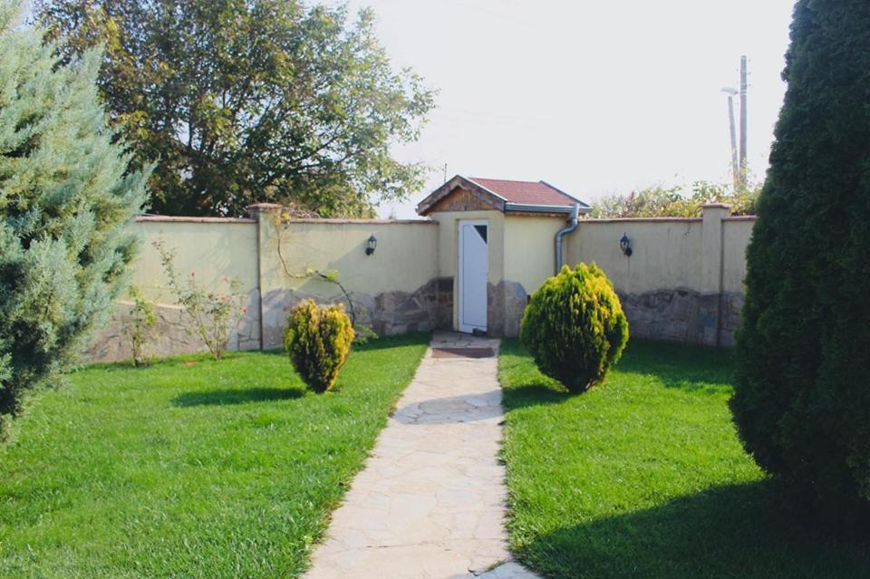 Ezerets Guest House Anita Extérieur photo