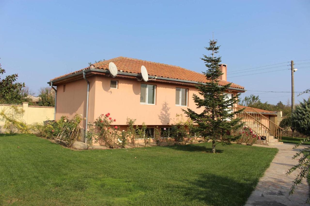 Ezerets Guest House Anita Extérieur photo